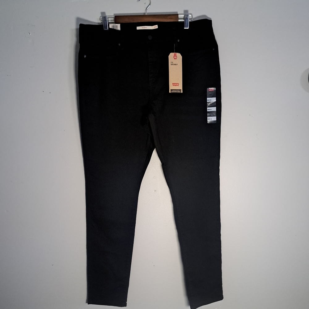 Levis 711 mid rise skinny jeans
